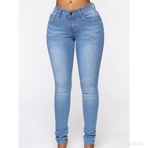 FashionNova Let's Get Carried Away Jeans - Medium